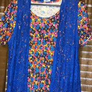 Lularoe Medium joy/large classic t